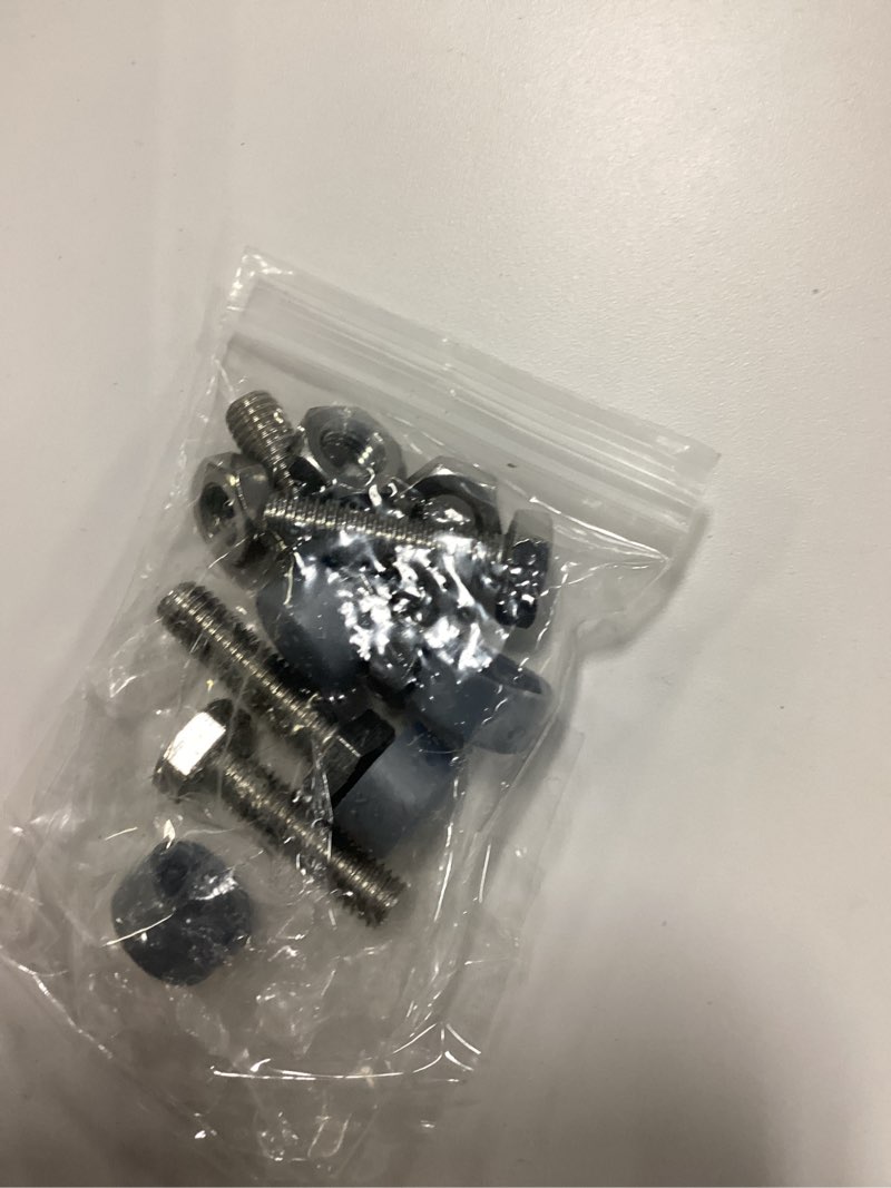 https://lotting-media.assets.bidfta.com/lotting_2c73aeba-d8ff-4d06-be14-a0109bd5909e