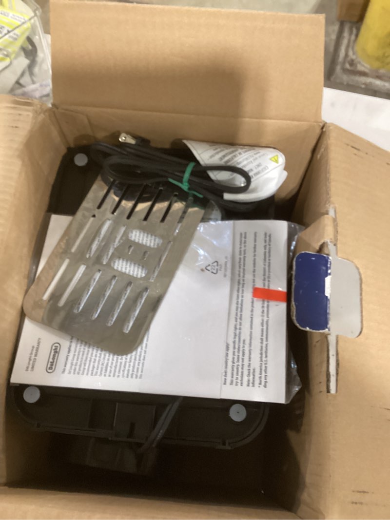 Condition photo showing Good Condition for De'Longhi Stilosa Manual Espresso Machine, Compact Coffee Maker, 15 Bar Pump Pressure, Manual Milk Frother Steam Wand for Authentic Single & Double Espresso, Lattes & Cappuccinos, Tamper Included Stliosa Espresso Machine