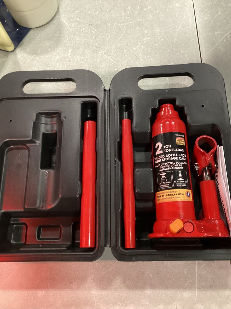 Condition photo showing Good Condition for big red t90213 torin hydraulic welded bottle jack with blow mold carrying storage case, 2 ton (4,000 lb) capacity, red 2 ton (4,000 lbs) 2 ton (4,000 lbs) / storage case