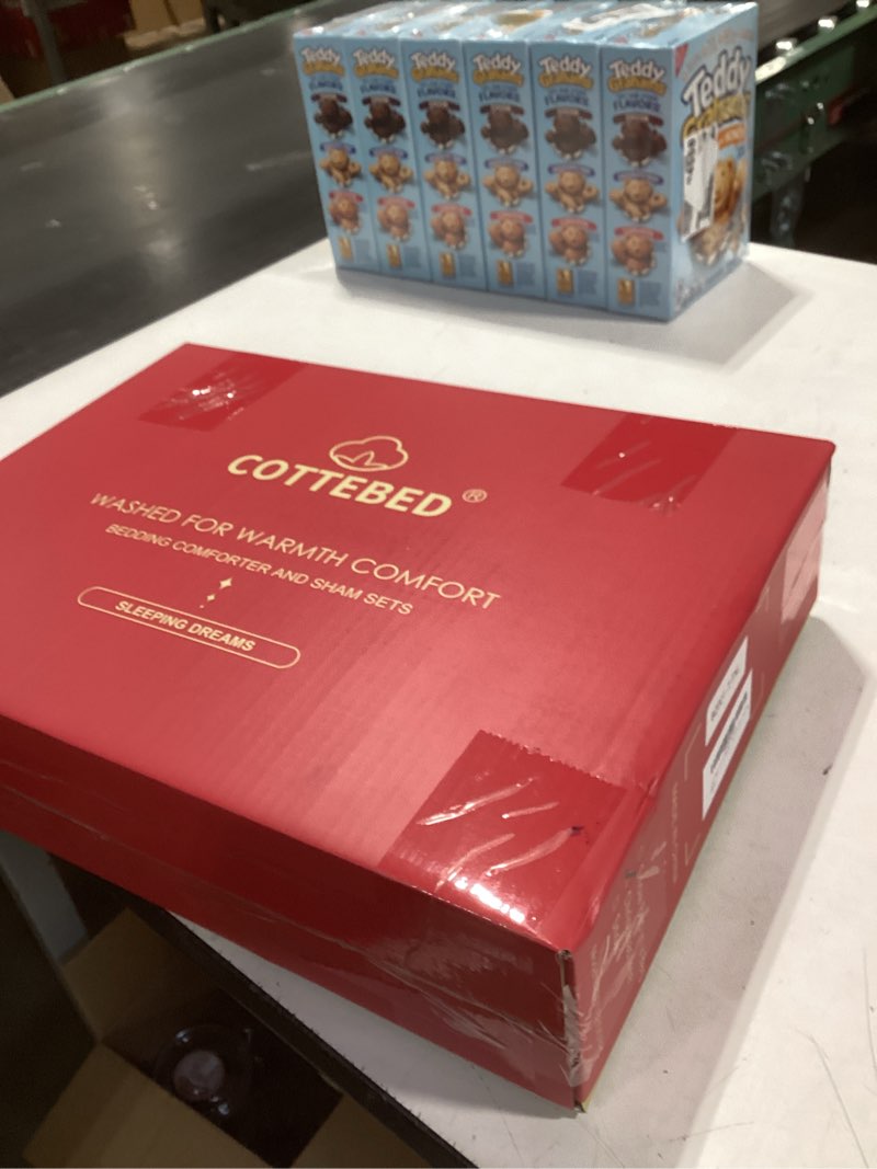 Condition photo showing New/Like New for COTTEBED Christmas Tree Comforter Sets Twin/Twin XL Size, Soft Polycotton Reindeer Elks Bedding Down Alternative Comforters for Kids Children Boys Girls Teen College Dorm Signal Bed Christmas Tree Twin/Twin XL(Comforter Set)