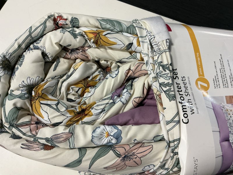 Condition photo showing Good Condition for mainstays 7-piece reversible bed in a bag comforter set with sheets, white multi floral, full