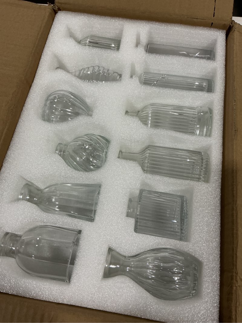 Condition photo showing As Is for 1 cracked. Bud Vases in Bulk 24, Small Glass Vase for Centerpieces, Vintage Vases for Decor, Mini Clear Single Flower Vase Bulk for Wedding Decor Rustic Decorative Christmas Vases Set Home Table Decorations Clear 2 packs