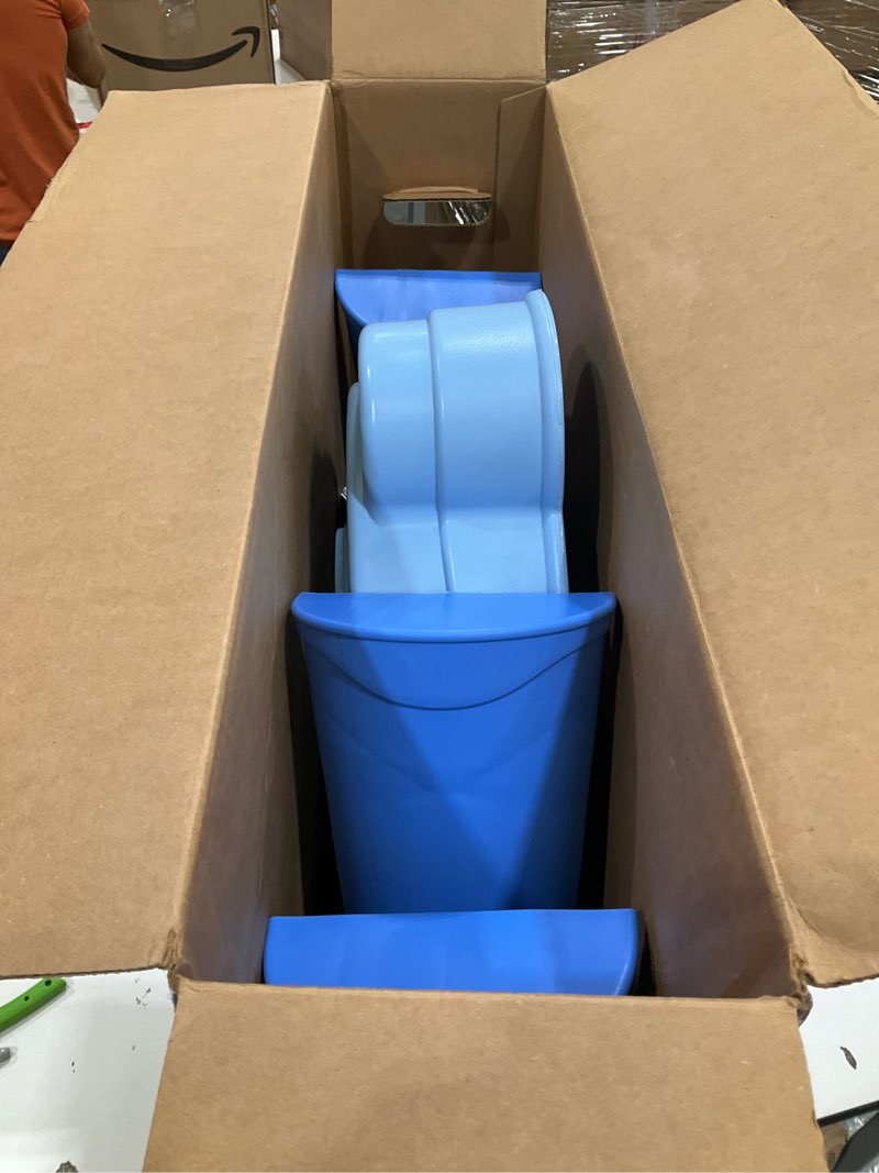 Condition photo showing Good Condition for little tikes bluey water table with 6 accessories & characters - full set (727382)