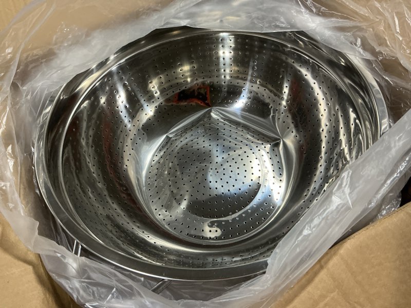 Condition photo showing As Is for Maxdot 1 Pack 12 Quart Heavy Duty Stainless Steel Colander with Footed Base and Handles Pasta Spaghetti Berry Fruit Vegetable Kitchen Food Strainer Basket