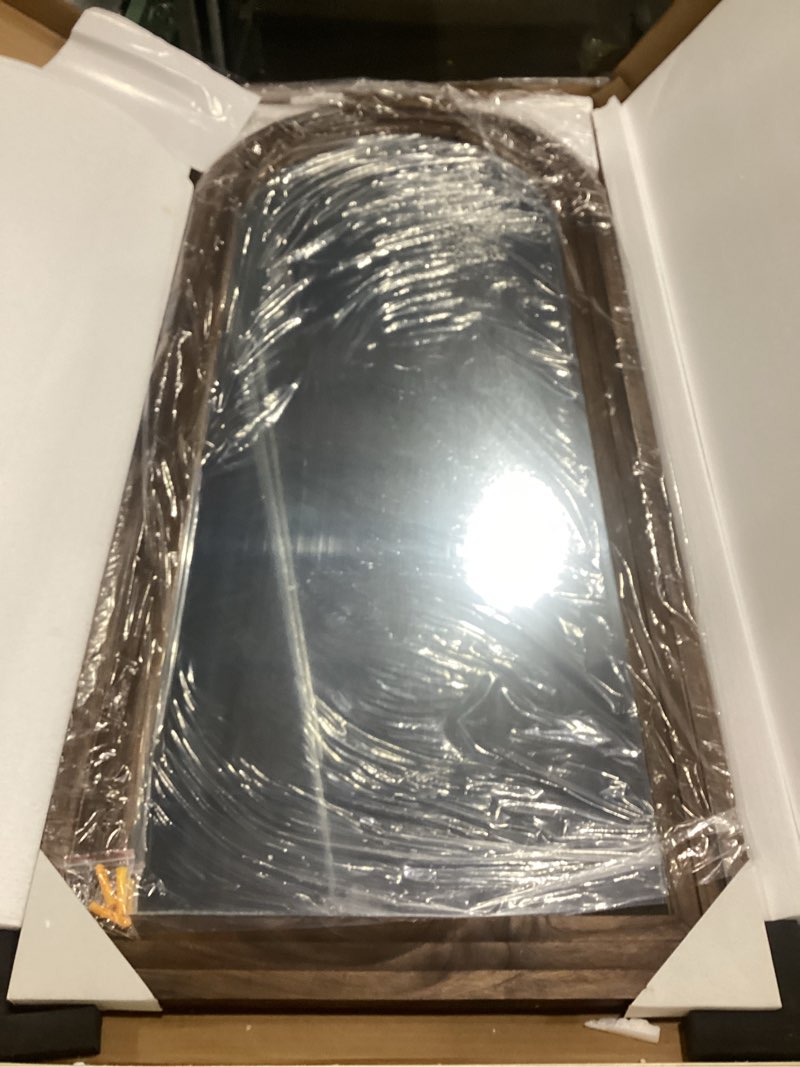 https://lotting-media.assets.bidfta.com/lotting_2cab505d-965f-4be5-ac53-4171a4b0aeb6