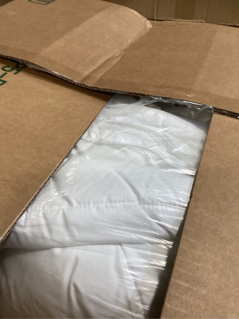 Condition photo showing Good Condition for cohome king size cooling comforter, all-season quilted down alternative duvet insert, luxury hotel breathable gentlesoft comforter with anti-clump tech & 8 tab - reversible - white 92 x 102 inches king white