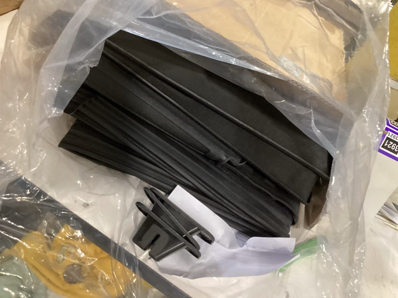 Condition photo showing Good Condition for auxko all weather floor mats cargo mat with backrest mat for kia sportage 2023-2025 2026 hybrid tpe liners accessories guard odorless anti-slip floor liners trunk tray with back seat protectors sportage hybrid|2023-2025|full set