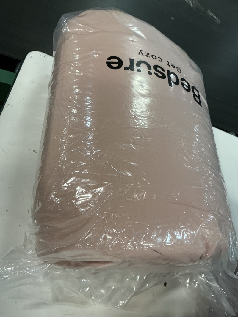 Condition photo showing Good Condition for bedsure california king comforter set, light pink soft prewashed bedding for all seasons, 3 pieces gentlesoft™ bed set, 1 lightweight comforter (104"x96") and 2 pillowcases (20"x36") california king(104"x96") 13 - light pink
