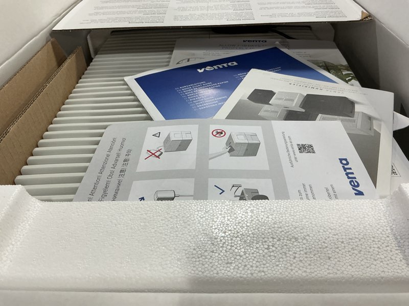 Condition photo showing Good Condition for venta lw45 original humidifier in white - filter-free evaporative humidifier for spaces up to 600 ft² white 600 ft²