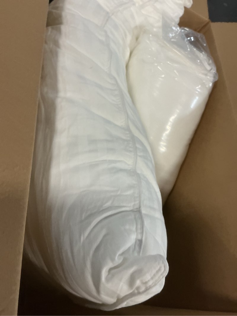 Condition photo showing New/Like New for Beckham Hotel Collection Bed Pillows Standard/Queen Size Set of 2 - Original Soft Down Alternative Pillow for Sleeping - Soft Support for Back, Stomach or Side Sleepers Queen / Standard White