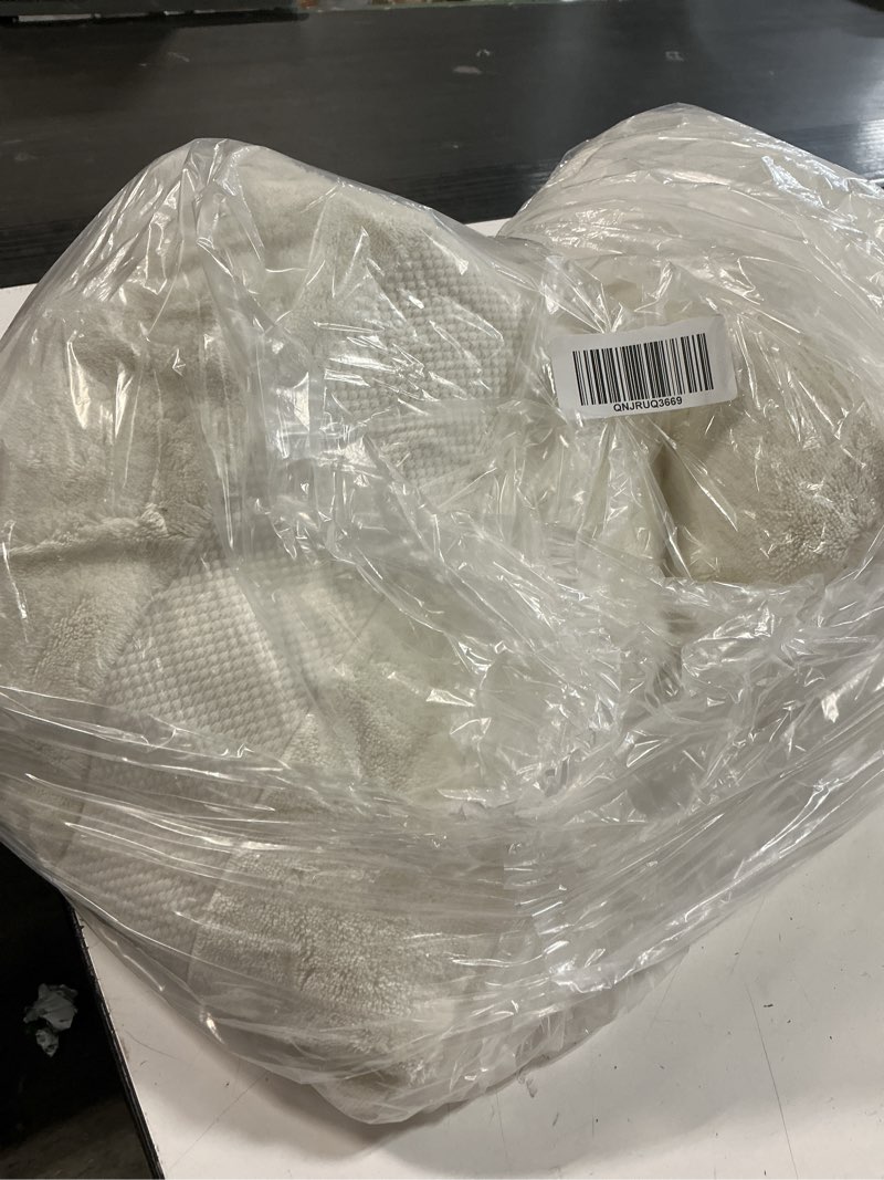 Condition photo showing Good Condition for turkish ultra plush bath sheet bundle, one size, ivory