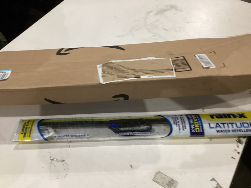 Condition photo showing Good Condition for Rain-X 5079278-2 Latitude 2-In-1 Water Repellent Wiper Blades, 21 Inch Windshield Wipers (Pack Of 1), Automotive Replacement Windshield Wiper Blades With Patented Repellency Formula 21" Latitude