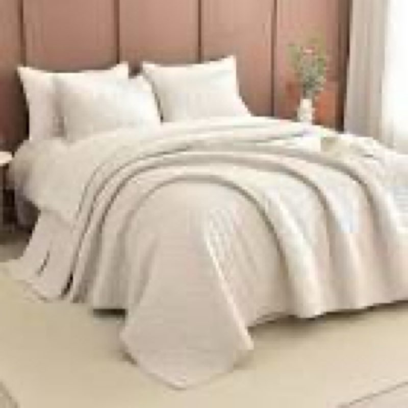 Masaca Oversized King Quilt 118x106,Wheat Oversized King Bedspread with Leaf Pattern,3 Piece Lightwe