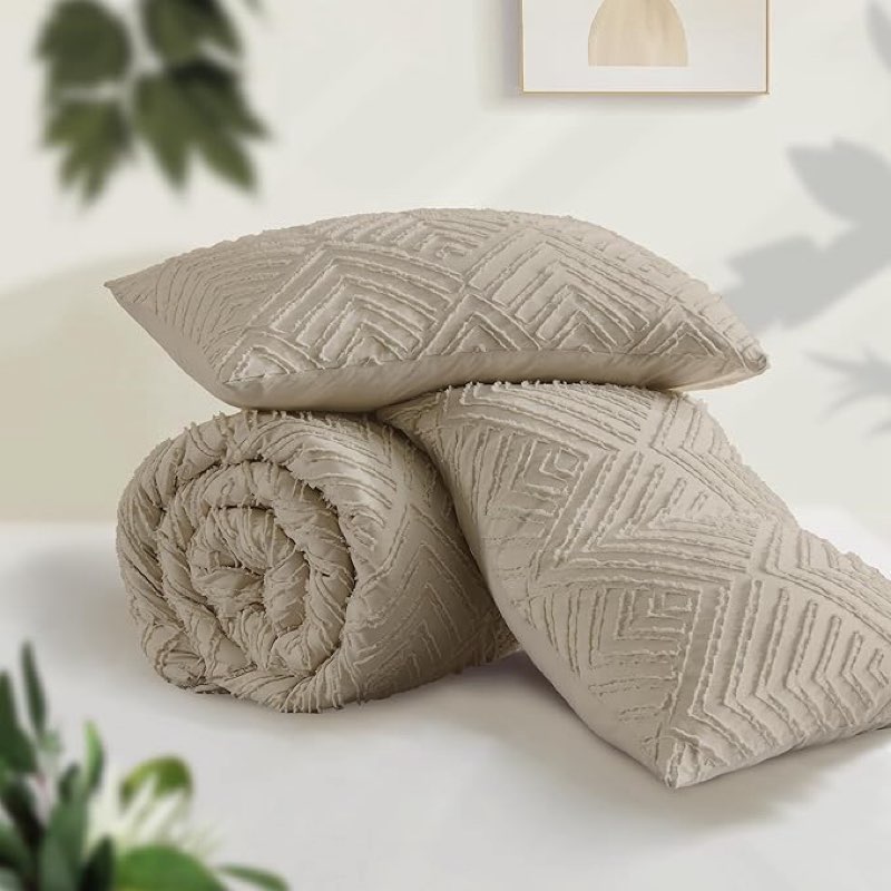 andency oatmeal queen comforter set, lightweight fluffy boho bedding comforter set, 3 pieces tufted farmhouse shabby chic bed set for all seasons (1 comforter 90x90in, 2 pillowcases)