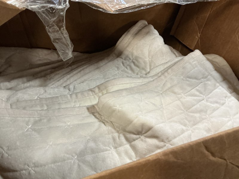 Condition photo showing As Is for leaonme velvet quilt king size 98''x106'', lightweight white velvet comforter set with 2 matching shams, soft cross stitch bedspread coverlet bedding set for all season white king (98''x106'')