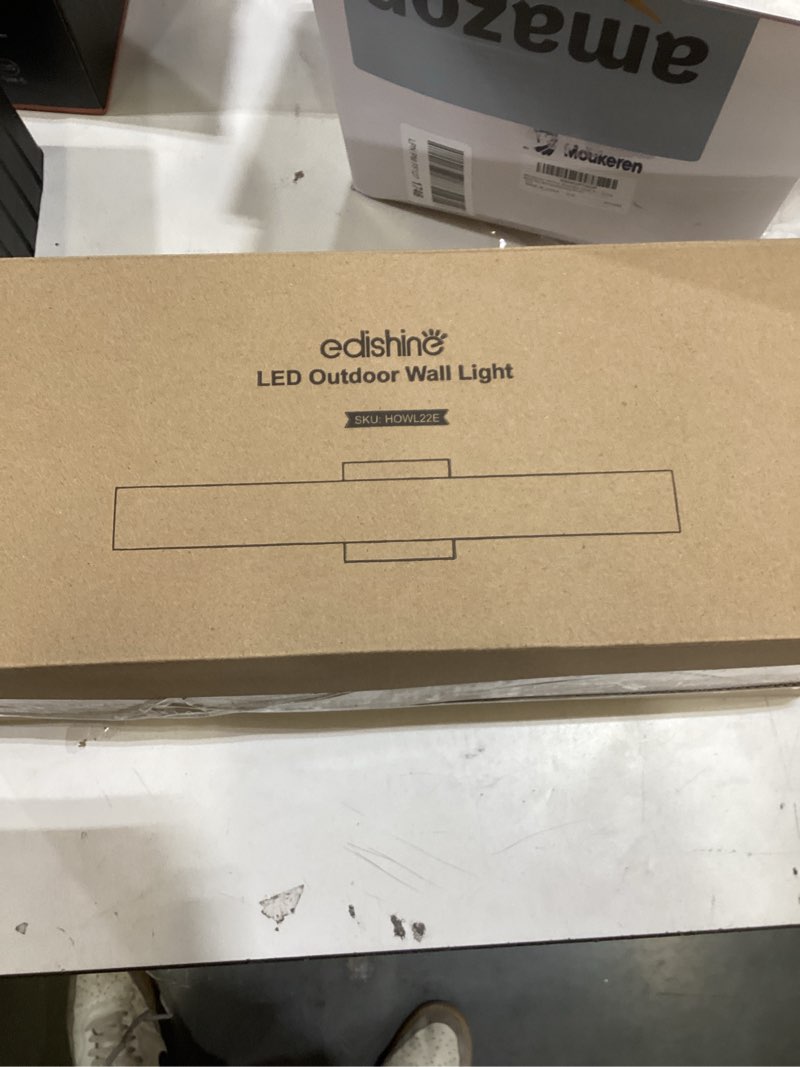 Condition photo showing New/Like New for Led out door wall light