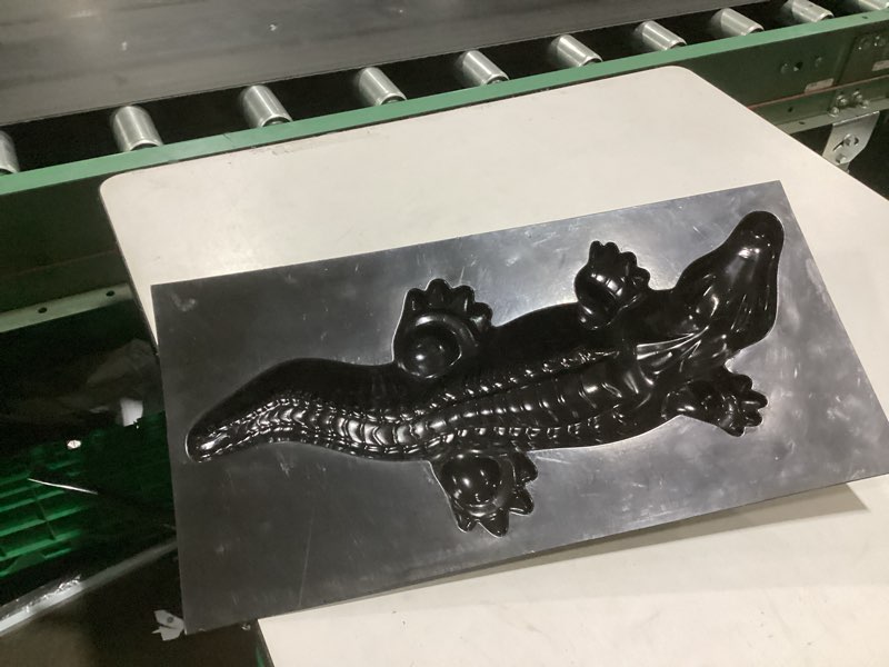Condition photo showing Good Condition for crocodile alligator mold casting concrete decorative mold big cement plastic - gator garden large concrete form - concrete molds and forms animals reusable - crocodile statue for garden