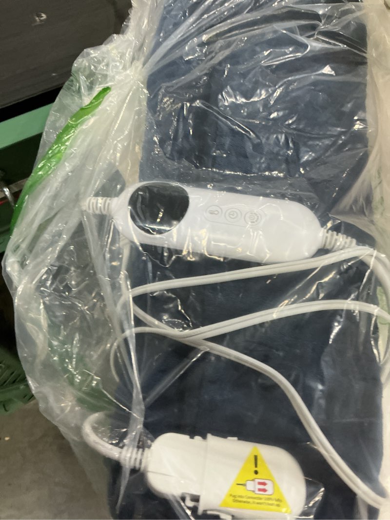 Condition photo showing Good Condition for heating pads, electric heating pad 40"x20" for back neck shoulder belly heating technology, ultra-soft moist & dry therapy heat pad with 10 temperature settings 3 timer, automatic switch-off 40"x20" navy blue