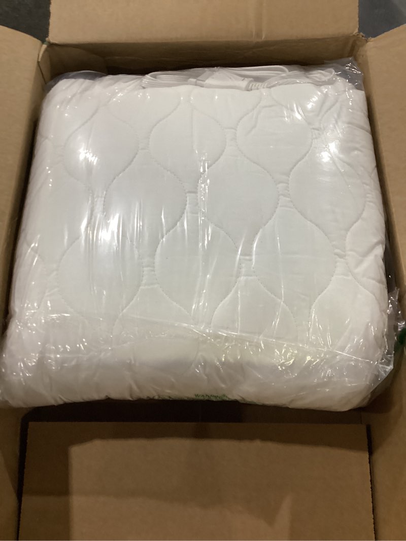 Condition photo showing New/Like New for Sunbeam Electric Premium Water Resistant Restful Quilted Heated Mattress Pad, 12 Heat Settings, 12-Hour Selectable Auto Shut-Off, Fast Heating, Cozy Warming Bed, Queen, 60" x 80"