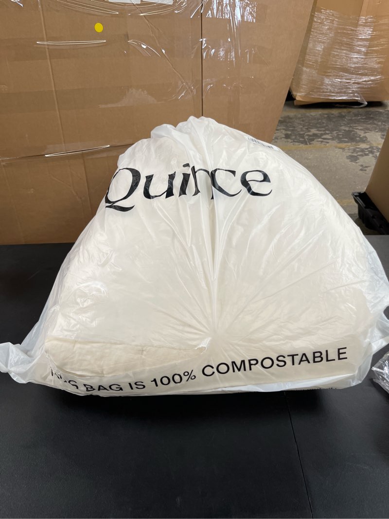 Condition photo showing New/Like New for european linen dream quilt set, king/cal king, sand
