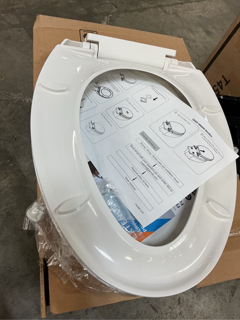 Condition photo showing Good Condition for garveelife elongated toilet seat, american standard, slow close lid, quick release hinges, non-slip bumpers, easy install & clean, never loosens design