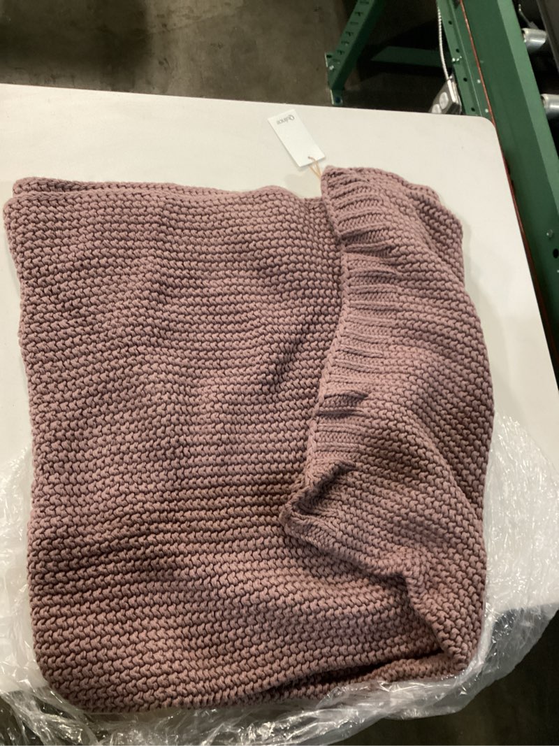 Condition photo showing New/Like New for cotton fisherman throw, 50x60, fig