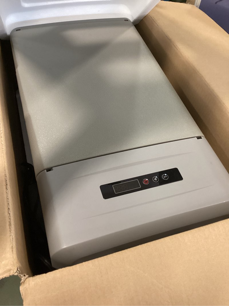 https://lotting-media.assets.bidfta.com/lotting_2d0ba713-c975-4ce9-bb2a-f31a109c045e