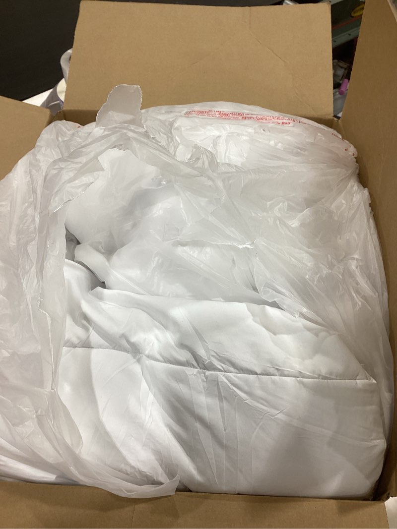 Condition photo showing Good Condition for puredown® Euro Pillow Inserts 26 x 26 (Pack of 2, White), Down Feather Pillow Stuffer, Premium White Pillows for Bed, Couch, and Cushion 26x26 Inch 2