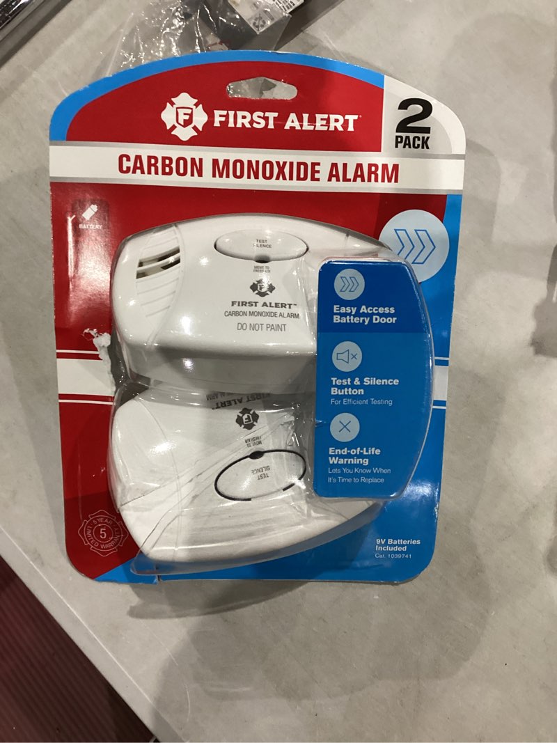 Condition photo showing Good Condition for FIRST ALERT Carbon Monoxide Detector, No Outlet Required, Battery Operated, CO400, White, 2 Count (Pack of 1) 2 Count (Pack of 1) Detector