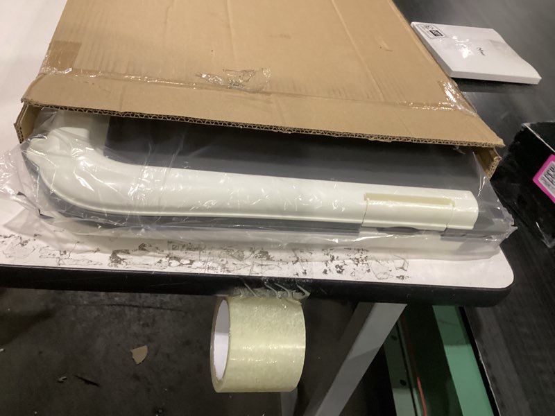 Condition photo showing Good Condition for Amazon Basics Dog Training Pad Holder, Secured Latches, Extra Thick and Non-Slip, Recycled Plastic, 28 x 34 inch, L, White and Charcoal 28'' X 34''