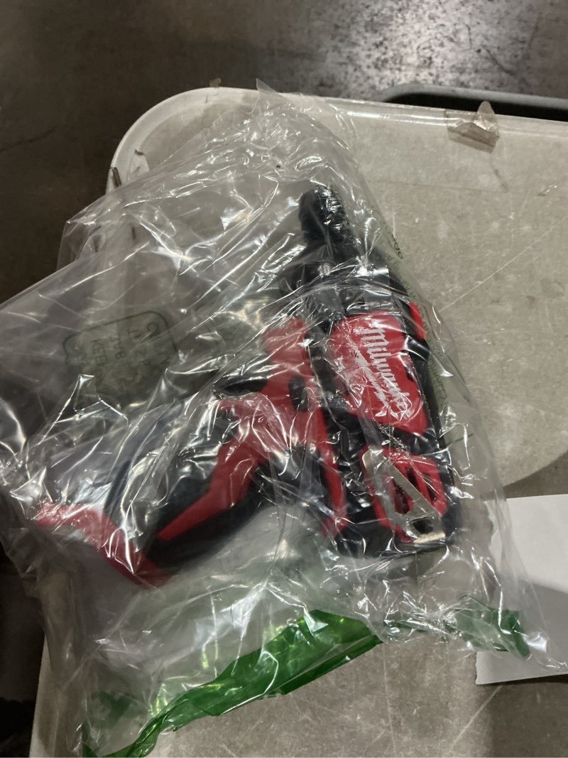 Condition photo showing Good Condition for milwaukee 2401-20 m12 12-volt lithium-ion cordless 1/4 in. hex screwdriver (tool-only)