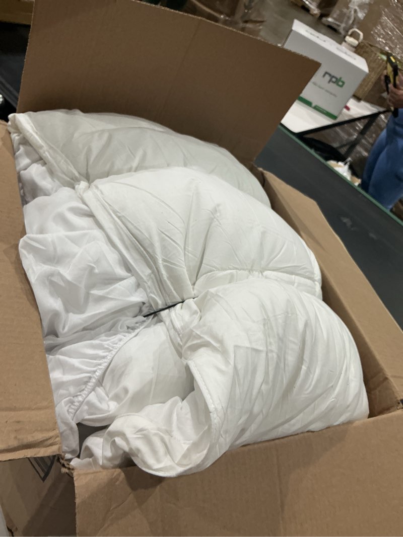 Condition photo showing As Is for unknown size .,)))mattress pad