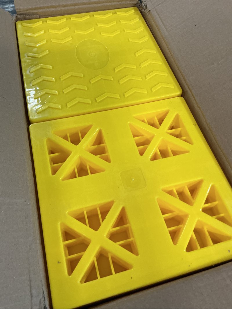Condition photo showing New/Like New for 12 pack camper/rv leveling blocks suitable for 4 wheels interlocking and anti-slip design with carrying bag heavy-duty for camper travel trailer yellow