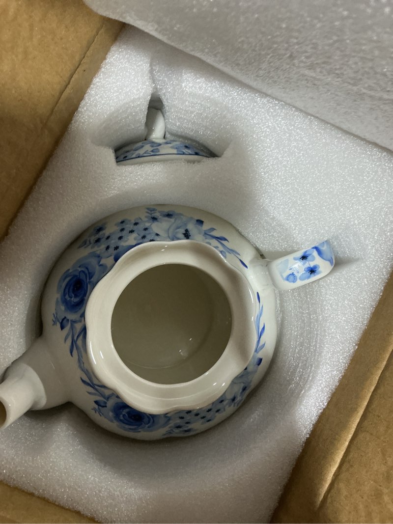 Condition photo showing Good Condition for 27oz floral porcelain teapot with blue rose pattern, ceramic small teapot for loose leaf & tea bags, dishwasher safe, classic design for daily tea & gift giving floral-4