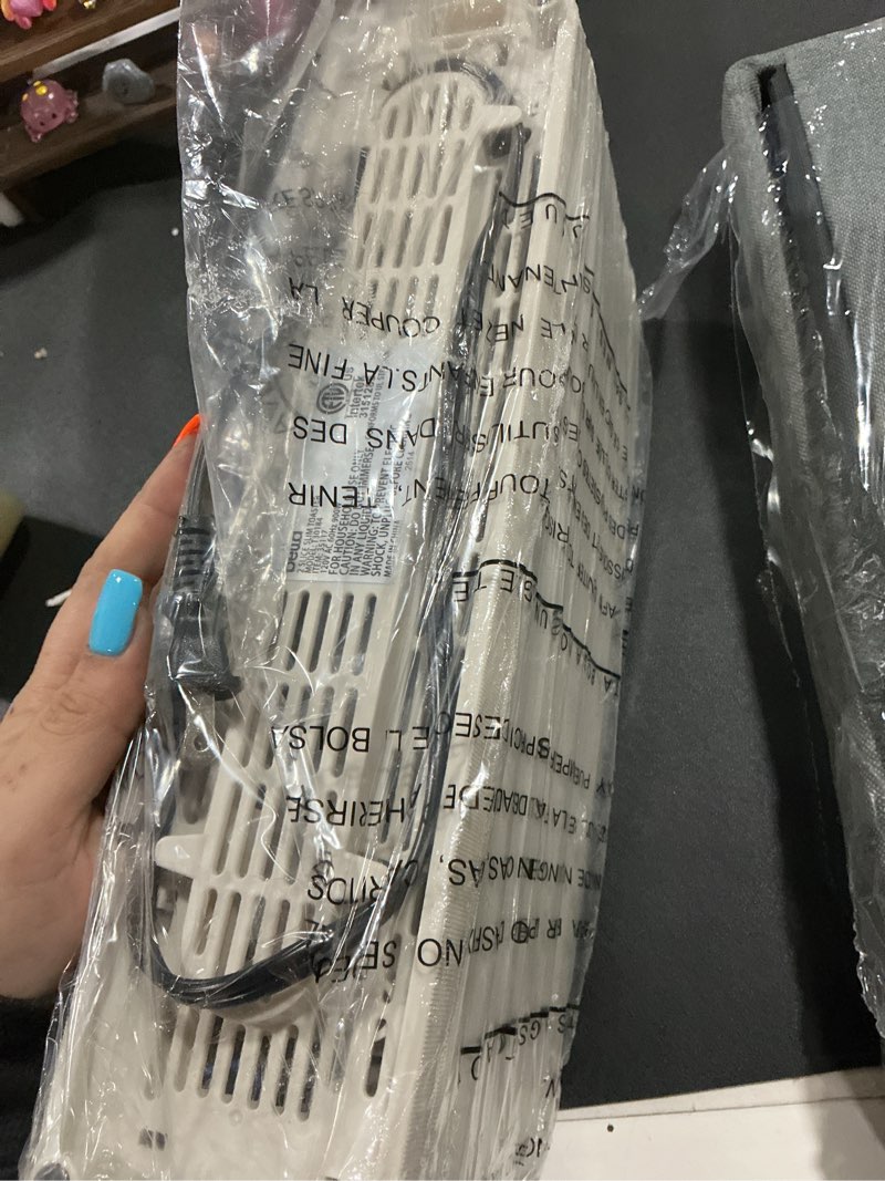 Condition photo showing Good Condition for bella 2 Slice Slim Toaster, Fits-anywhere™ Kitchenware, 6 Setting Shade Control with Reheat & Cancel