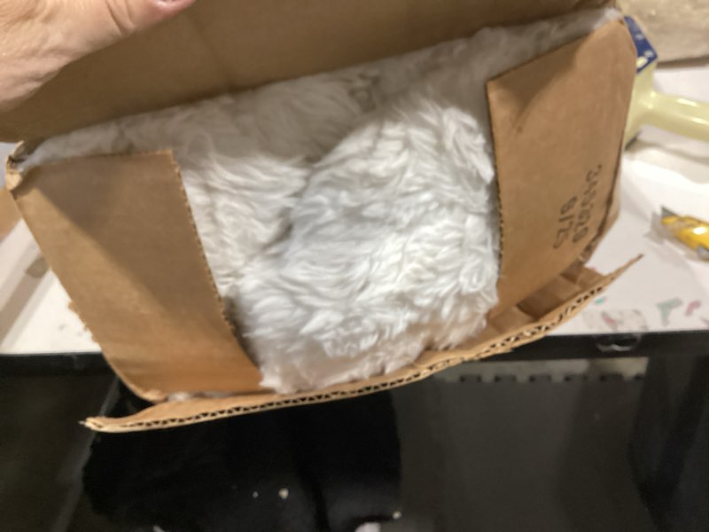 Condition photo showing Good Condition for bedsure fluffy comforter set king size - white faux fur king comforter set, soft shaggy plush bubble bedding comforter sets, winter warm luxury fuzzy bed set 3 pieces, 1 comforter and 2 pillowcases king 04 - white