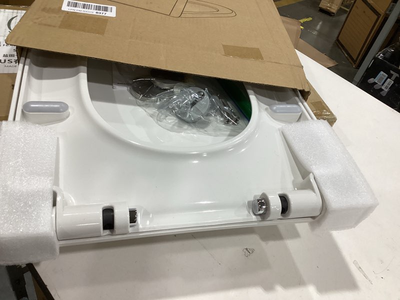 Condition photo showing Good Condition for d/u shape toilet seat,soft close and quick-release for easy cleaning toilet seats cover,stable hinge design to prevent shifting -white elongated toilet lid mtg16