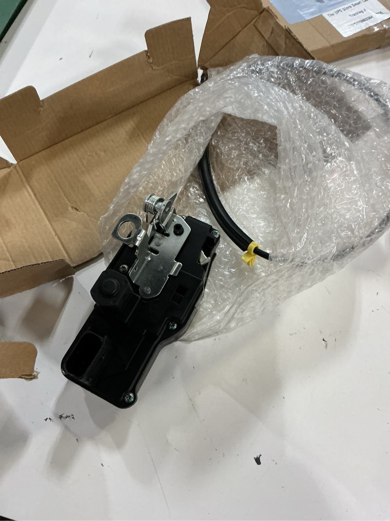 Condition photo showing Good Condition for door lock actuator - front left side replacement for cadillac cts 2008 2009 2010 2011 2012 2013 2014, replace 23190383 931395 22791011 22922943 19210210 19210210 sm1654 25831217 25876536