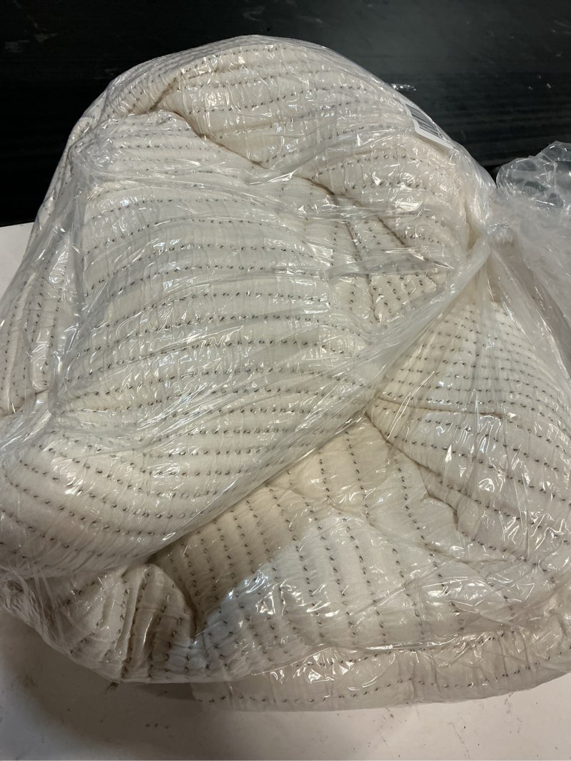 Condition photo showing Good Condition for organic cotton channel stitch coverlet set, king/cal king, undyed