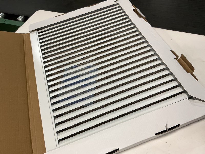 Condition photo showing Good Condition for 16"x22" gable vent aluminum alloy – durable vent for attic & garage, integrated metal screen keeps out critters, anti-condensation, opening 14"x20" white paintable 14" x 20" vent opening white