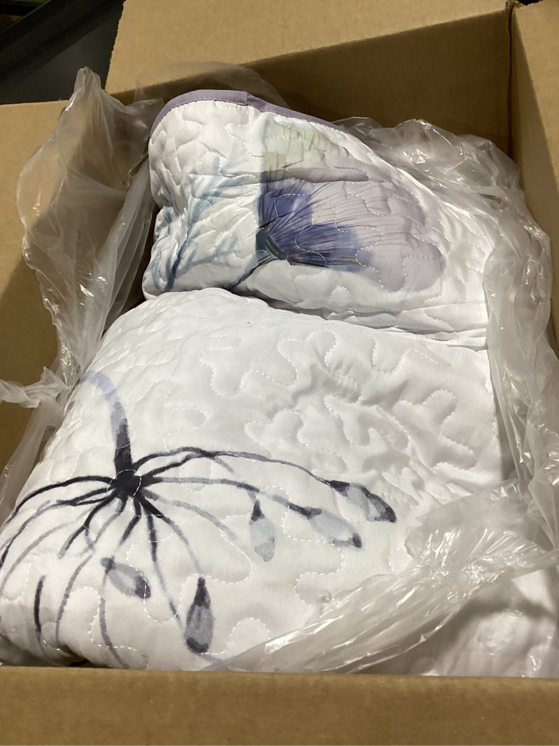 Condition photo showing Good Condition for Drucon Purple Floral Quilt Set Queen Size 3 Pieces Purple Botanical Flower Quilt Coverlet Set Soft Microfiber Lightweight Quilted Bedspread for All Season 90"x96" Purple Queen