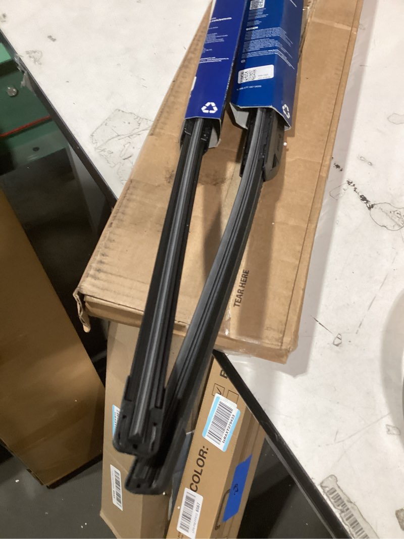 Condition photo showing Good Condition for BOSCH 22A22B ICON Beam Wiper Blades - Driver and Passenger Side - Set of 2 Blades (22A & 22B) Front (22A & 22B) ICON Combo Pack (Front)
