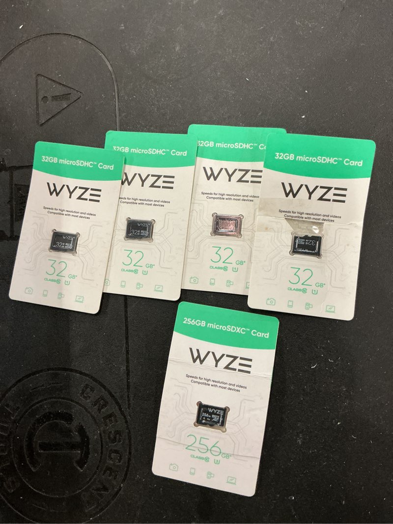 Condition photo showing Good Condition for wyze expandable storage 32gb microsdhc card class 10, black