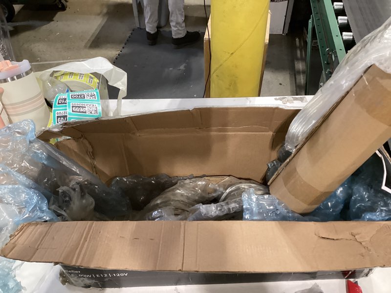 Condition photo showing Good Condition for PAPAYA Plug in Crystal Chandeliers Clear Chandelier 25 * 27.5in 10-Light Modern Pendant Ceiling Lighting Fixture with Acrylic Crystals & Beads for Girls Room,Living Room,Kitchen Island,Entryway. Clear-L-10