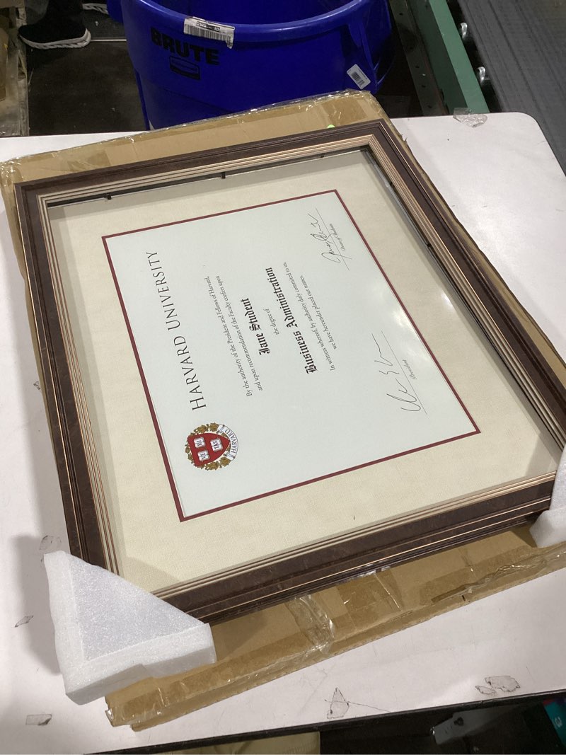 Condition photo showing Good Condition for Excello diploma frame 