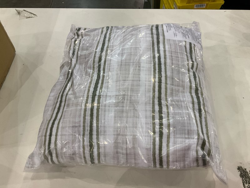 Condition photo showing New/Like New for Americanflat 18x18 Throw Pillow with Sewn-in Insert - All-in-One Decorative Pillows - No Cover Needed - Soft and Durable Cushion for Bed or Sofa - Polyester - Green and White 18x18 Green and White