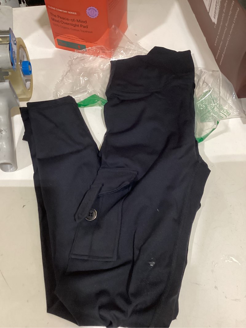 Condition photo showing As Is for yeoreo coreflex workout cargo leggings with pockets for women hidden scrunch butt lifting leggings gym yoga pants 4 pockets 28" inseam x-small black