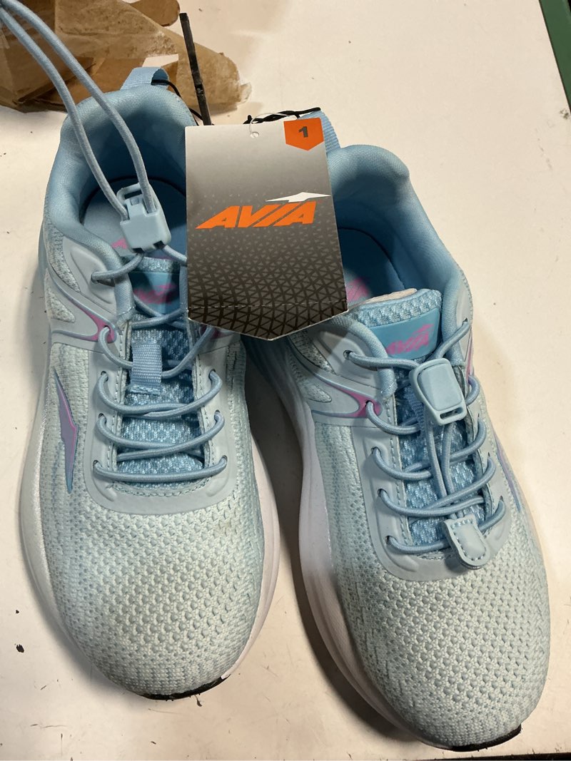 Condition photo showing New/Like New for avia kids max runner sneakers size 1