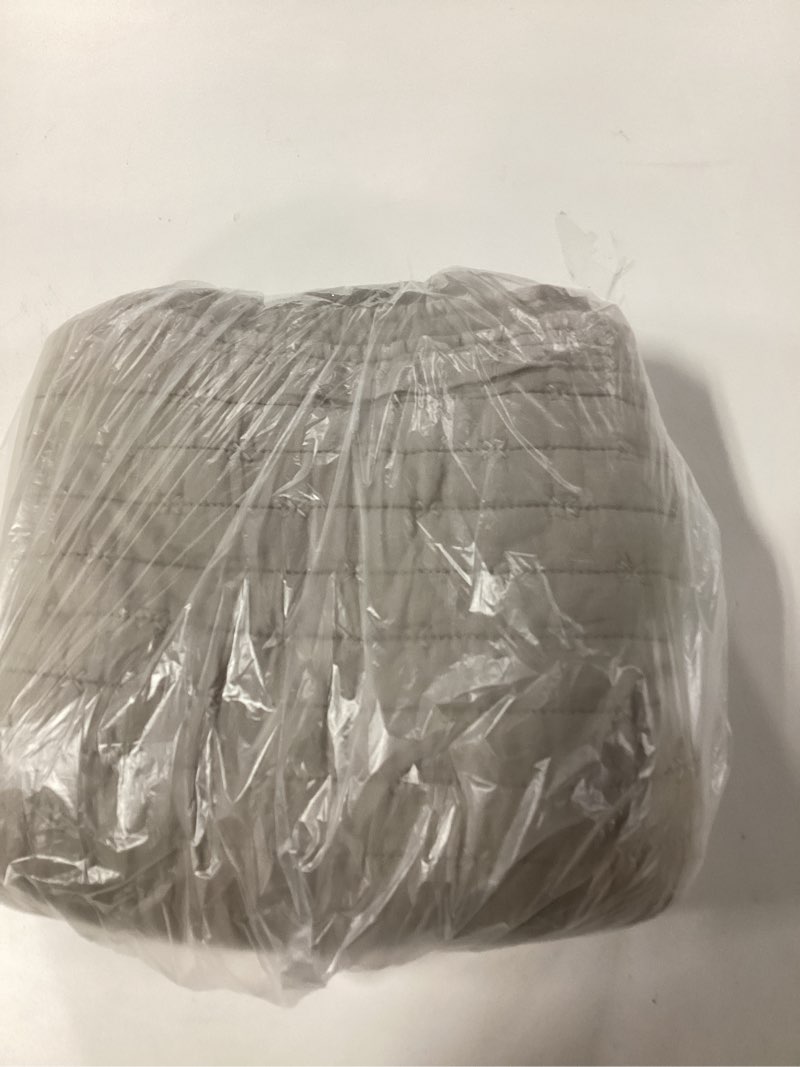 https://lotting-media.assets.bidfta.com/lotting_2d9113b8-108a-48df-aedf-805175a61120