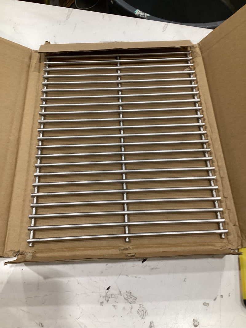 Condition photo showing Good Condition for scgg200 (1-pack) 18" x 13.5" stainless steel cooking grid for cuisinartl cgg-200,cgg-220,cgg-240